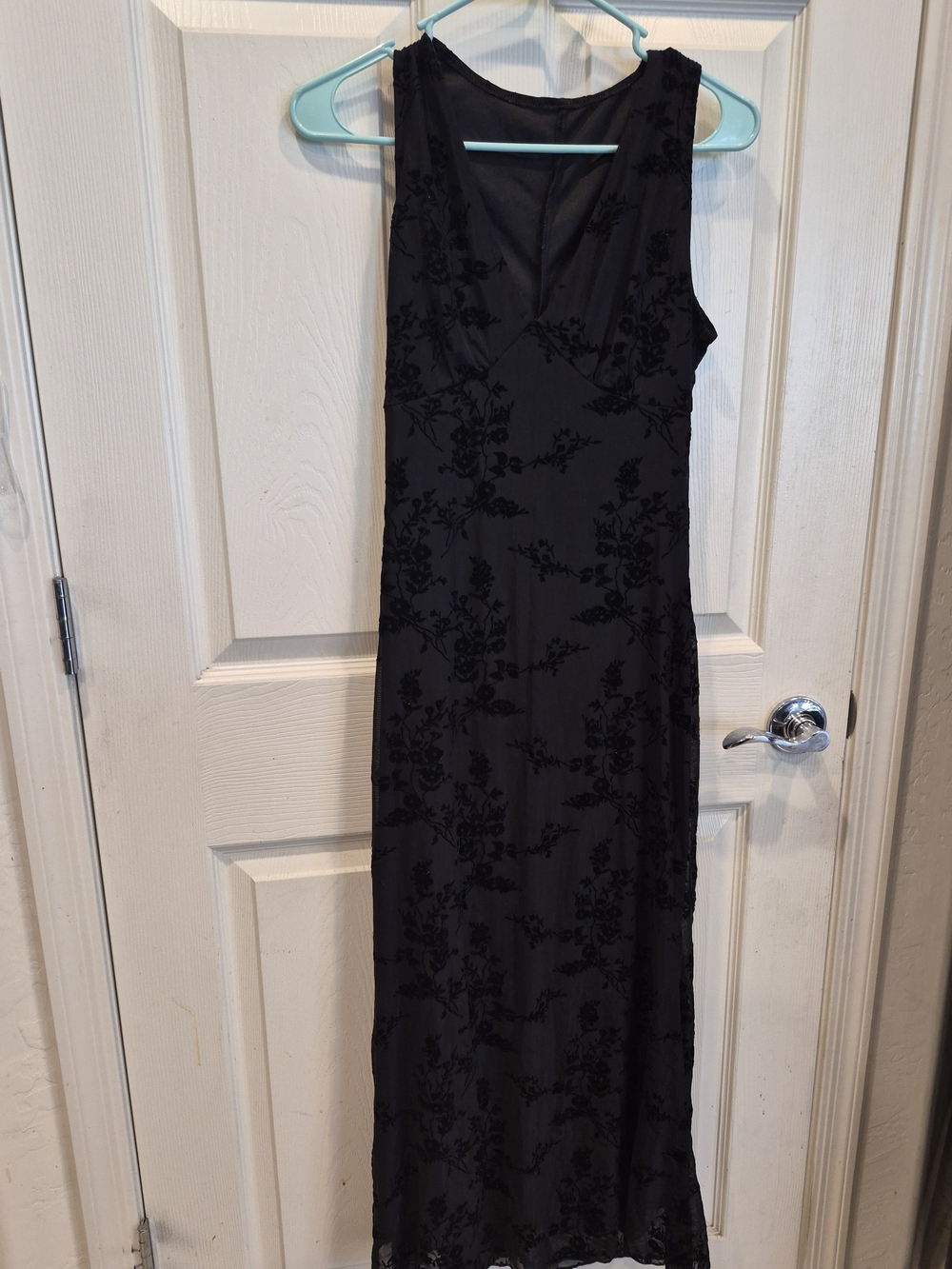 Black Sleeveless V-Neck Floral Maxi Dress
